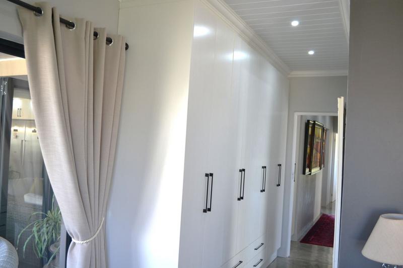 3 Bedroom Property for Sale in Le Grand Golf Estate Western Cape